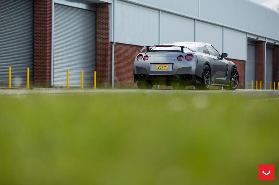  Nissan GT-R on Vossen Wheels (VFS6) 2016 года  (UK) (фото 23 из 29)